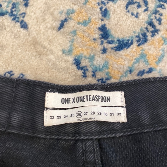 One Teaspoon Bandit Shorts - Picture 3 of 4